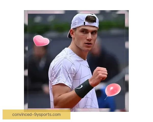 全球网球赛季火热开启 新星崭露头角 知名选手伤情回归引发关注