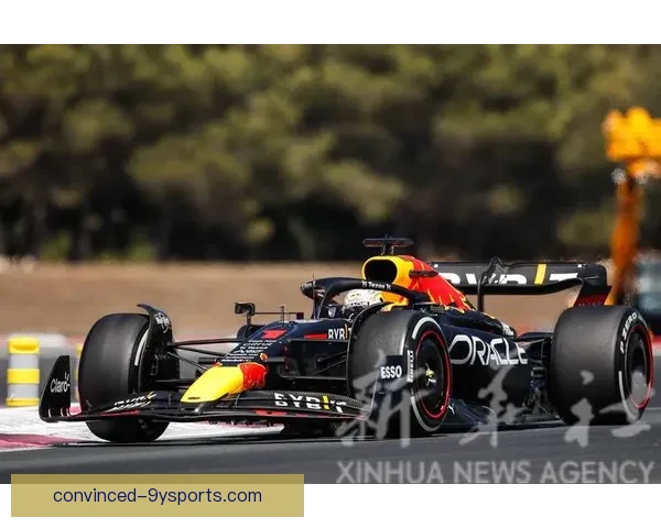 F1赛季最新动态：各队赛车技术革新与冠军争夺战呈现激烈对决